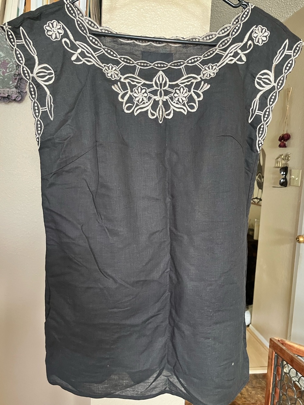 Cynthia Rowley Black Cap-Sleeve Tunic with White Floral Embroidery